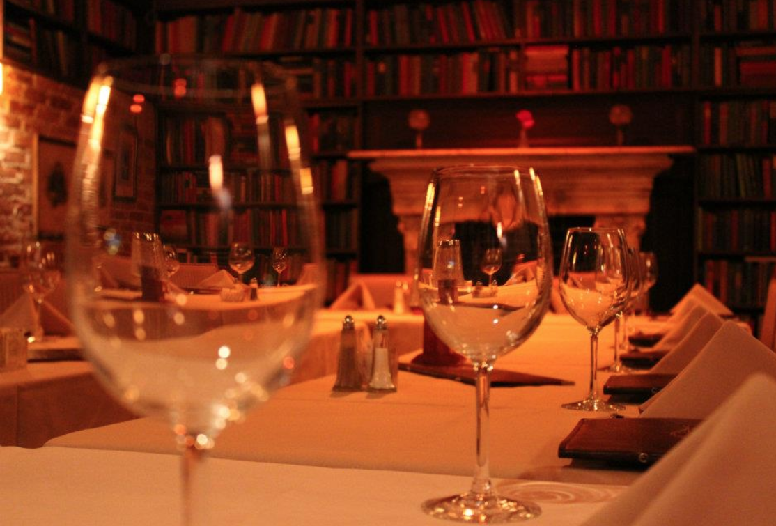 Party Catering Winnipeg - Intimate Dining - Bailey's Restaurant & Lounge